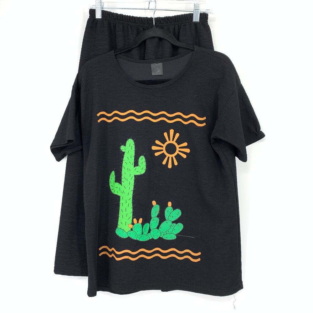 Vintage Two Piece Set Womens Sz Medium Shirt + Capri Pants Black Cactus Graphic